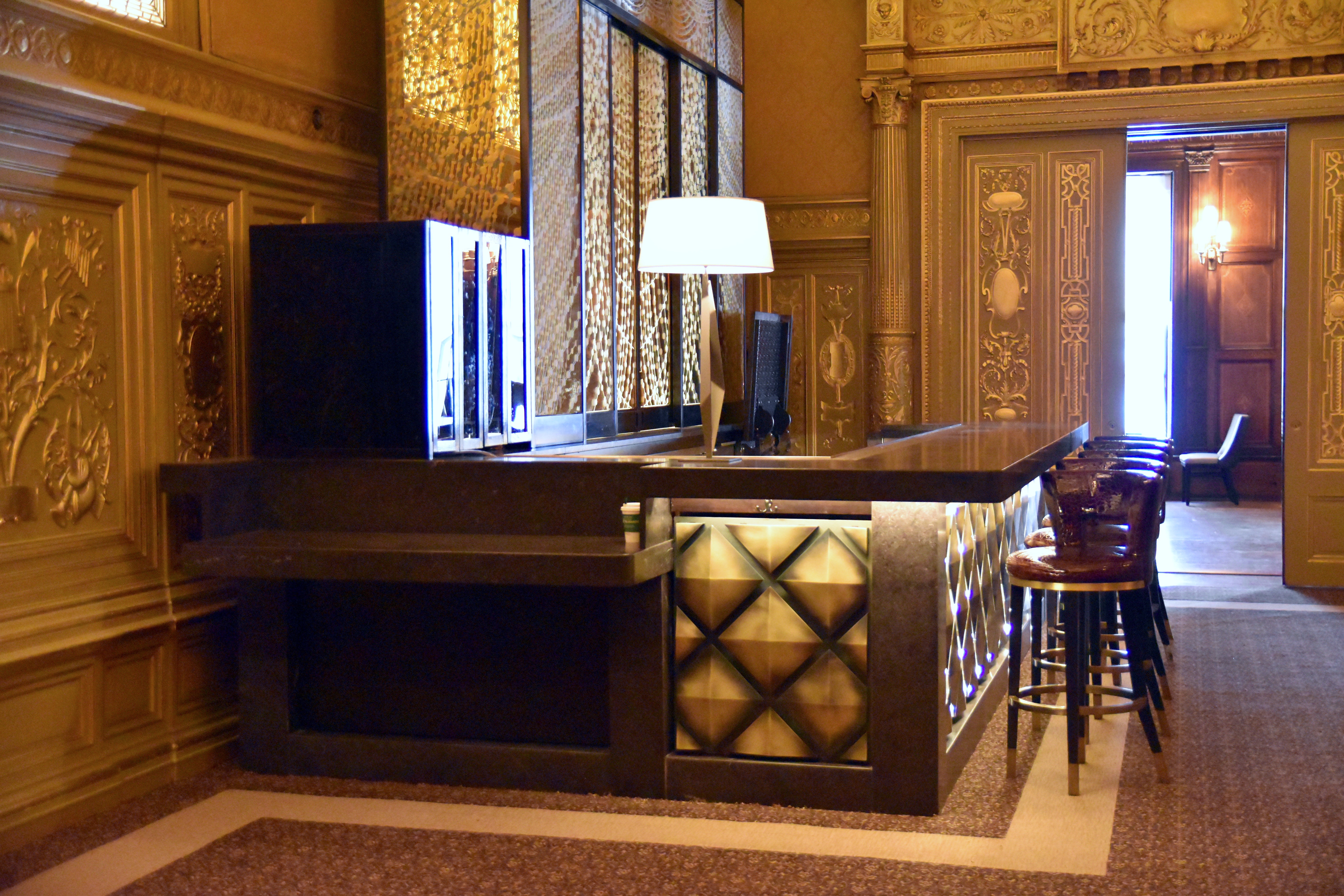 A2F New York Palace Hotel Gossip Girl Bar Scene