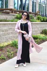 Black Old Navy dress with blush pink forever 21 duster with free people sunglasses