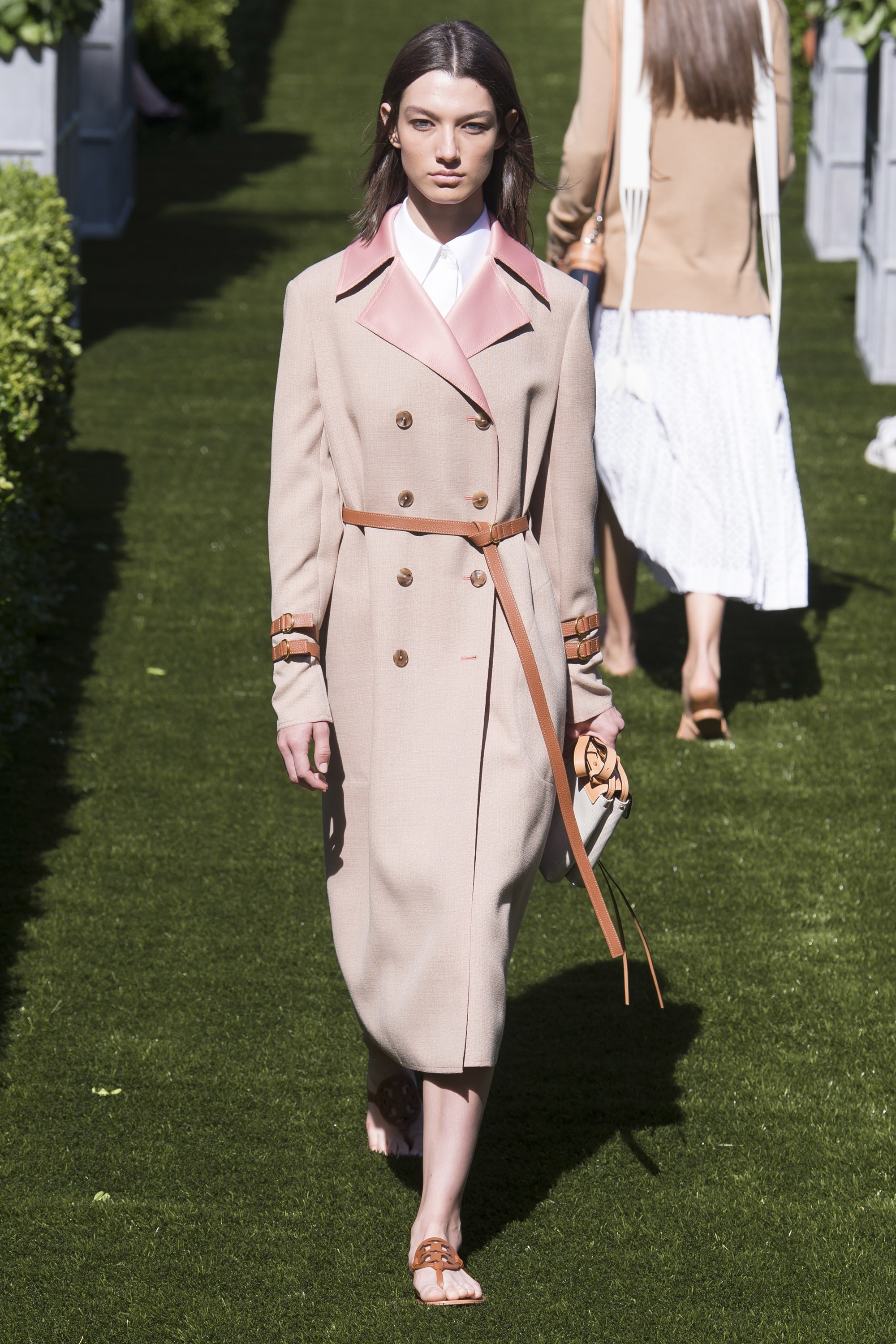 A2F NYFW S/S 2018 Trench Trend Tory Burch