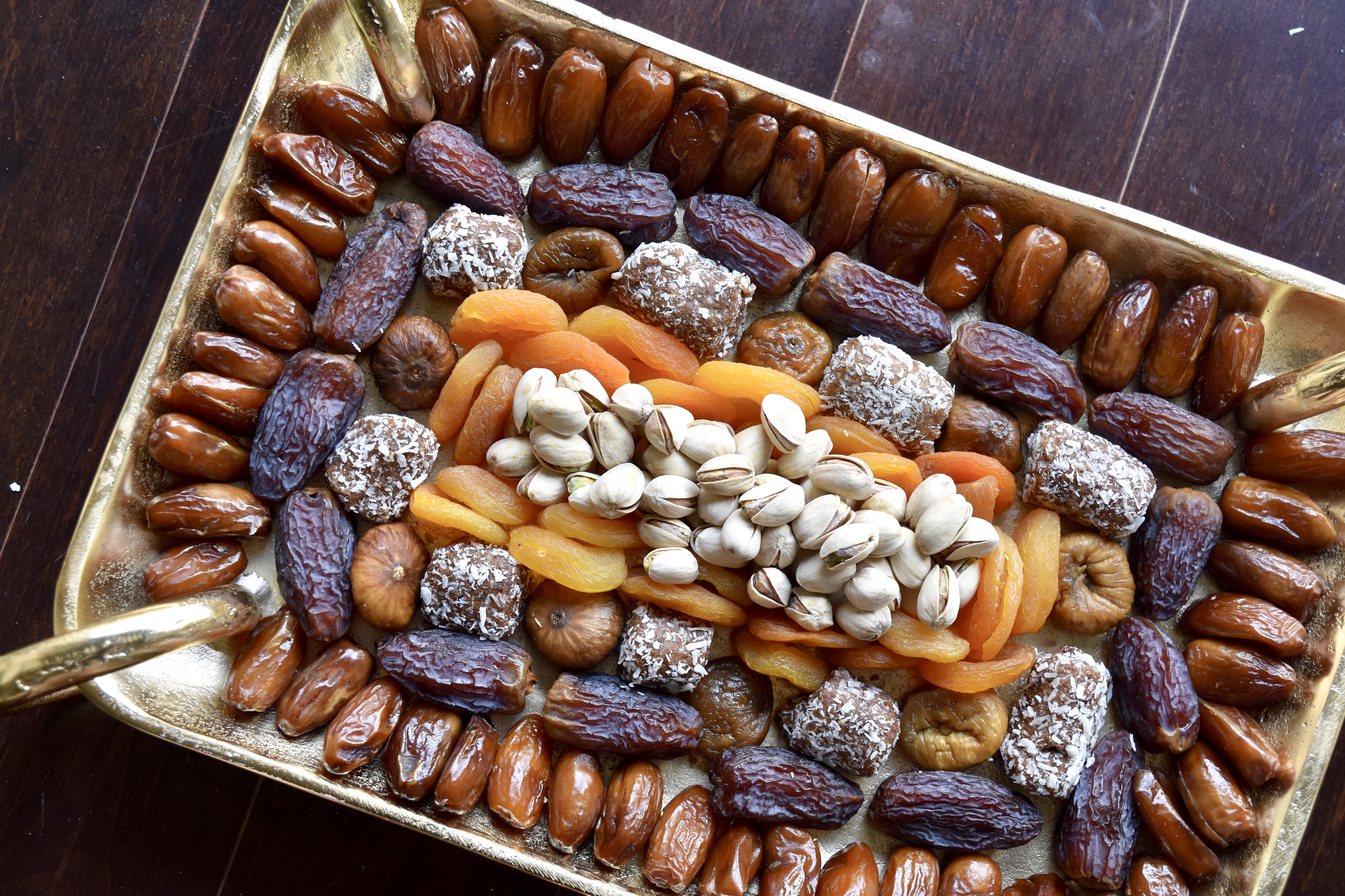 Dried fruit tray with salted pistachios